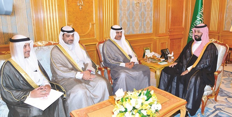 صاحب السمو الملكي الأمير محمد بن سلمان خلال استقباله الشيخ صباح الخالد والشيخ محمد العبدالله 
والشيخ د. احمد ناصر المحمد﻿