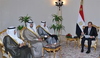 مبعوث سمو امير البلاد يسلم رسالة خطية الى الرئيس المصري