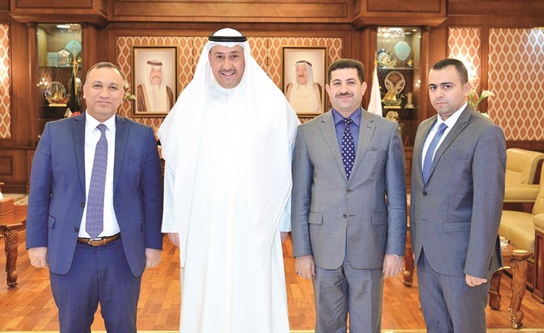 الشيخ فيصل الحمود خلال لقائه قيس العامري والوفد المرافق﻿