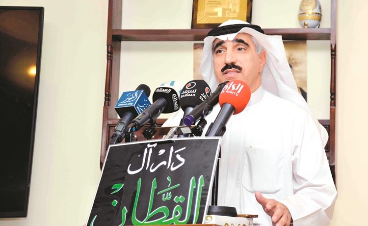 يوسف مصطفى متحدثا خلال الندوة ﻿