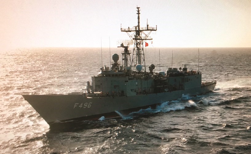 الفرقاطة التركية TCG رست في ميناء الشويخ