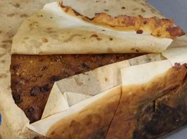 بالصور.. العثور على كعكة عمرها 106 أعوام