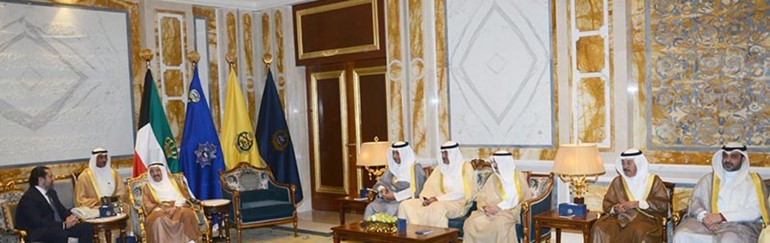 أمير البلاد استقبل رئيس الوزراء اللبناني بقصر بيان صباح اليوم