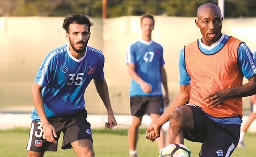 تدريبات الأبيض تتواصل في أزميت﻿