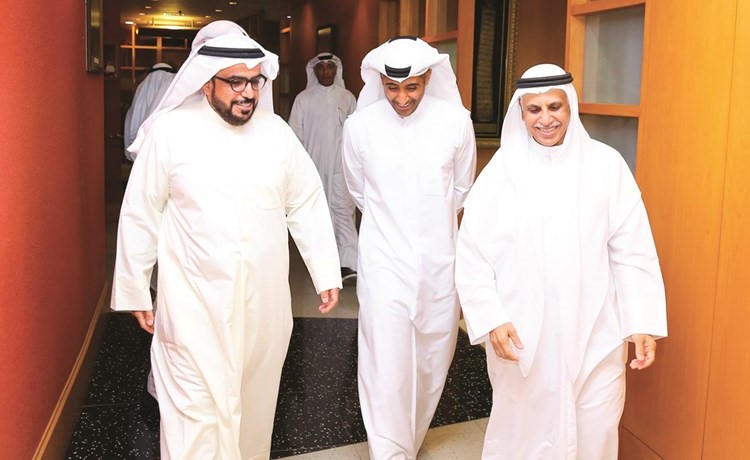 مبارك الساير مستضيفا شاهين الغانم﻿