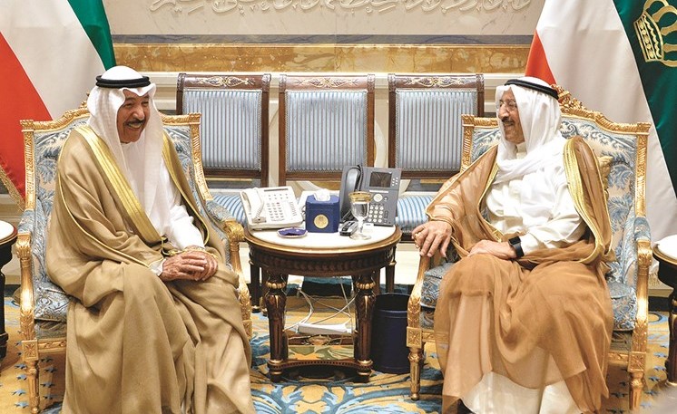 صاحب السمو الامير الشيخ صباح الاحمد مستقبلا الشيخ جابرالعبدالله ﻿