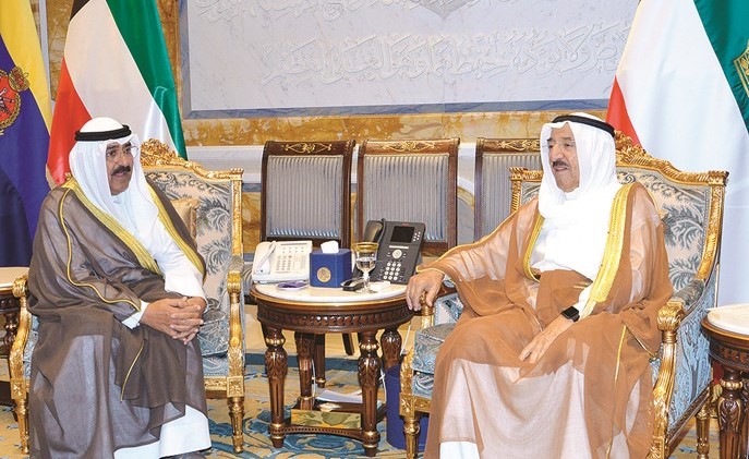 صاحب السمو خلال استقباله الشيخ مشعل الاحمد ﻿