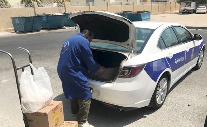 ضجة على «التواصل» بسبب سيارة خدمات في «الداخلية»