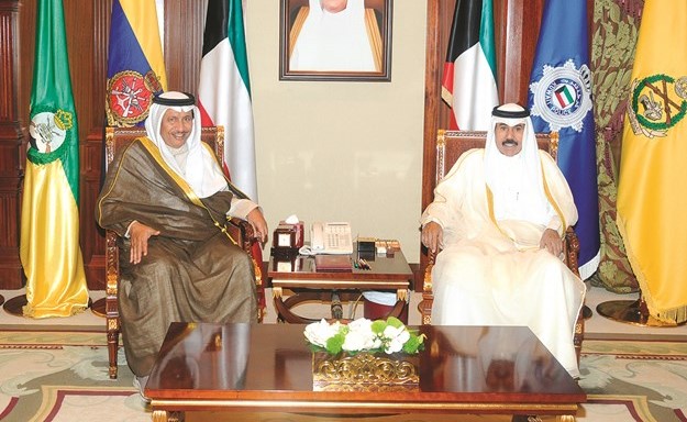 سمو ولي العهد مستقبلا سمو رئيس مجلس الوزراء الشيخ جابر المبارك﻿