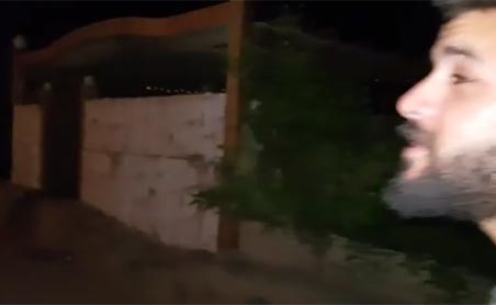 بالفيديو.. ممثل شاب يفاجئ الجمهور بصوته.. لا تصدقوا من هو؟