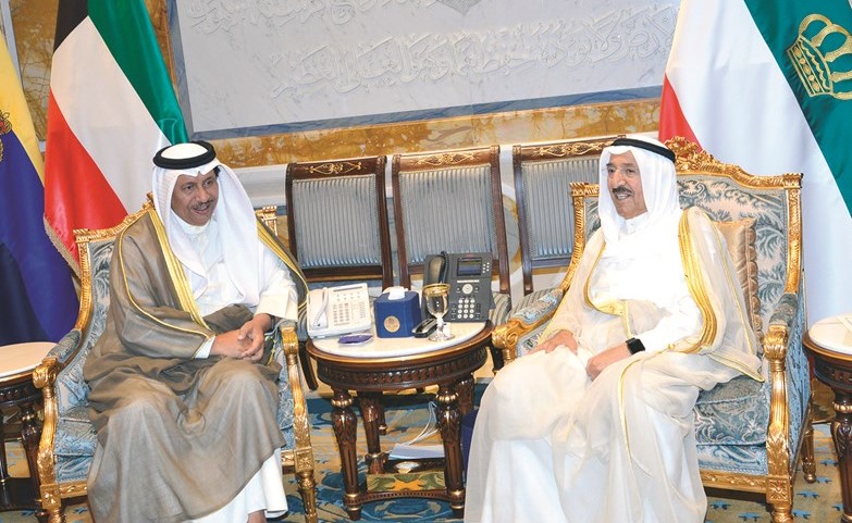 صاحب السمو الأمير مستقبلا سمو رئيس الوزراء الشيخ جابر المبارك ﻿