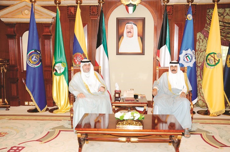  سمو ولي العهد الشيخ نواف الأحمد مستقبلا ياسر أبل﻿