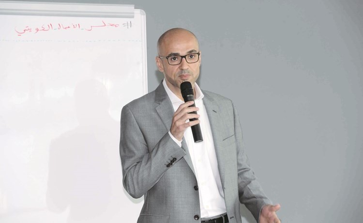 مهند العمري مدير تطوير الأعمال بـأجيليتي متحدثا ﻿