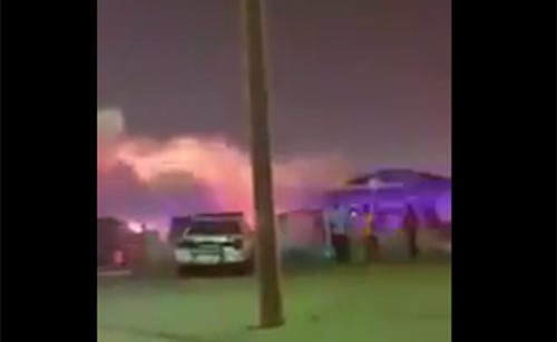 بالفيديو .. "الاطفاء" تسيطر على حريق سوق الحمام