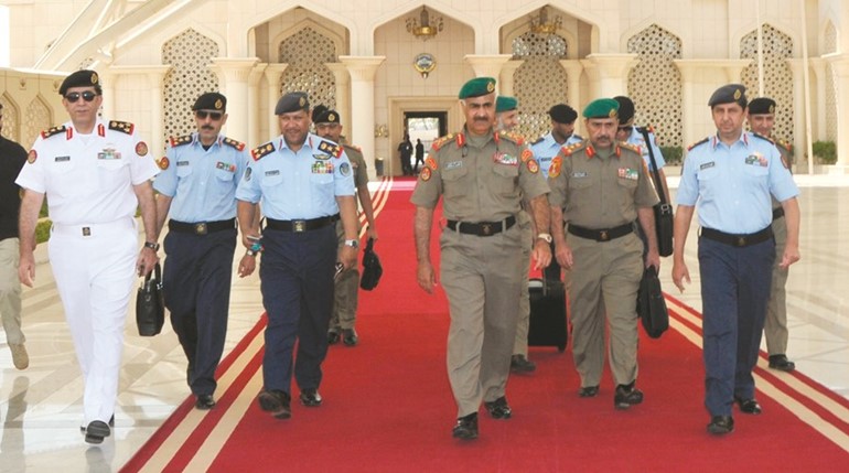 رئيس الأركان الفريق الركن محمد الخضر لدى مغادرته البلاد﻿