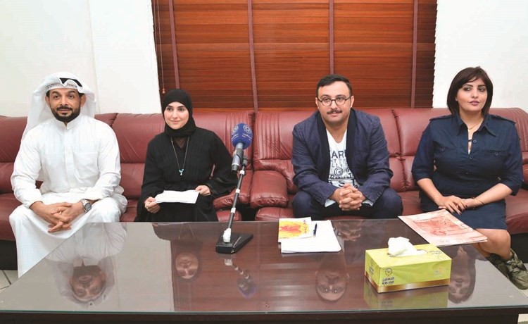 إحدى الجلسات الثقافية على هامش الافتتاح﻿