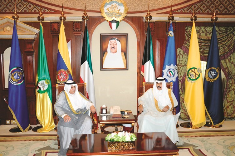 سمو ولي العهد الشيخ نواف الأحمد مستقبلا الشيخ خالد الجراح﻿