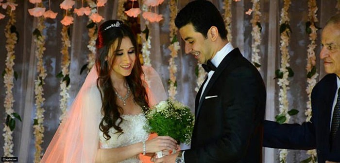 صور أشهر زيجات المشاهير في 2017 صراع الأجمل والأسوأ على فستان الزفاف