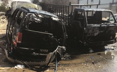 النيران تلتهم مركبتين بـ «الشويخ الصناعية»