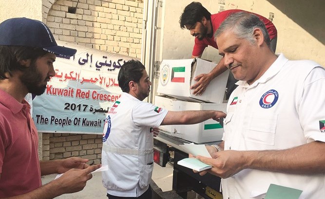  جانب من توزيع المساعدات في البصرة ﻿