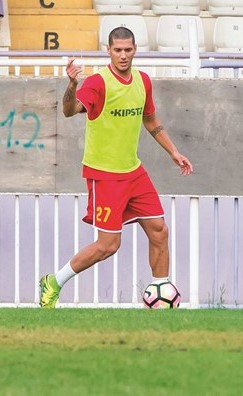البرازيلي تياغو بيريرا