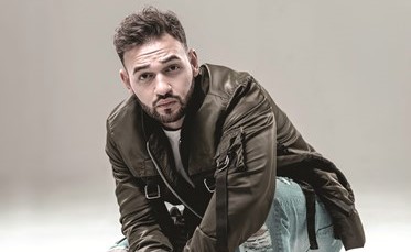 «بلاتينوم إندبندنت» تطلق أول «سينغل» لجوليان
