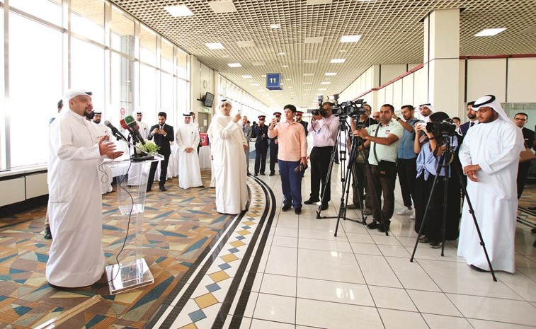 رياض السعيد يلقي كلمة في مطار مملكة البحرين بمناسبة تدشين الرحلات ﻿