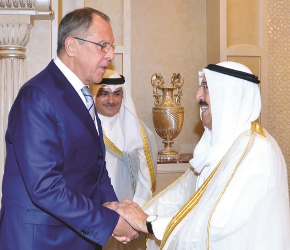صاحب السمو الامير الشيخ صباح الاحمد خلال استقباله وزير الخارجية الروسي ﻿