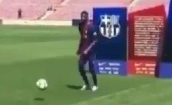 بالفيديو.. ثاني أغلى لاعب في التاريخ يفشل في التلاعب بالكرة بطريقة مضحكة أثناء تقديمه للجماهير