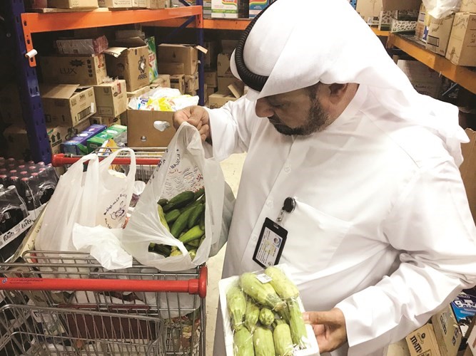 تفتيش على الخضار والفواكه﻿