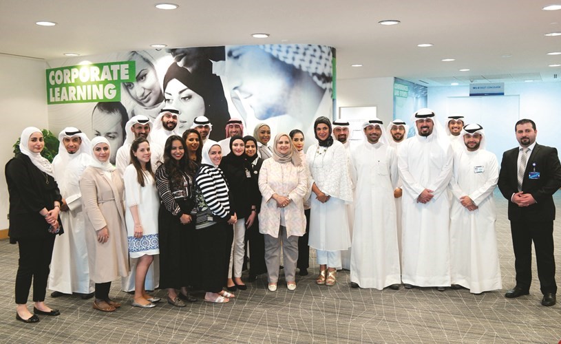 موظفو الخدمات المصرفية الشخصية المشاركون في البرنامج التدريبي﻿