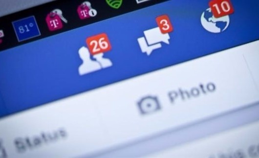 بريطانية تطلب من الشرطة مساعدتها في استخدام فيس بوك