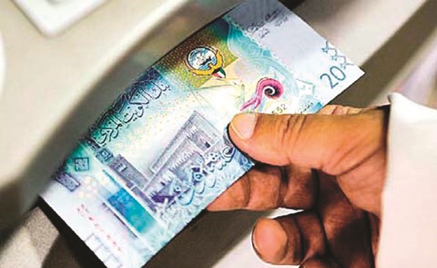 البنوك تضخ 700 مليون دينار في أجهزة الصراف الآلي لتغطية عطلة العيد