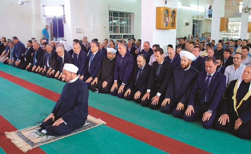 الرئيس السوري يؤدي صلاة العيد في قارة بريف دمشق ﻿