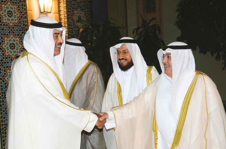 الشيخ صباح الخالد يتبادل التهاني بالعيد ﻿