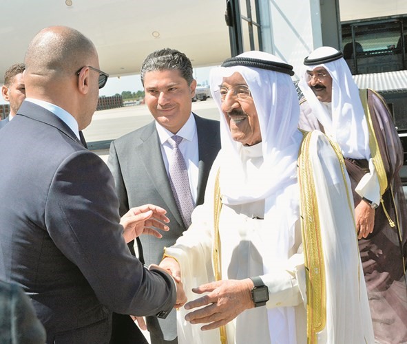 صاحب السمو الأمير الشيخ صباح الأحمد والشيخ مشعل الاحمد لدى وصولهما إلى الولايات المتحدة﻿