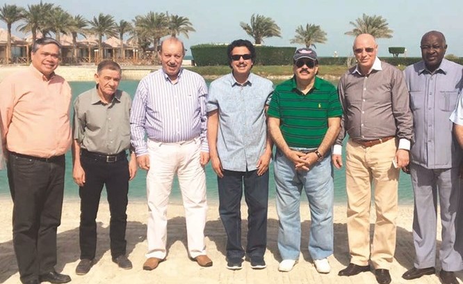السفير الشيخ عزام الصباح والسفراء المعتمدون بالبحرين﻿