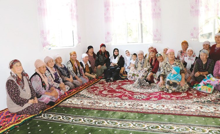 فرحة عارمة على وجوه المستفيدين من المساعدات ﻿