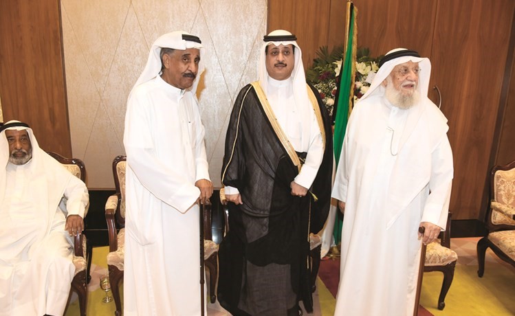 الأمين العام المساعد لقطاع الفنون في المجلس الوطني للثقافة والفنون والآداب د.بدر الدويش والعيدروسي﻿