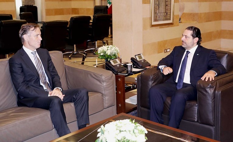 رئيس مجلس الوزراء سعد الحريري مستقبلا المدعي العام لدى المحكمة الخاصة بلبنان نورمان فاريل(محمود الطويل)﻿