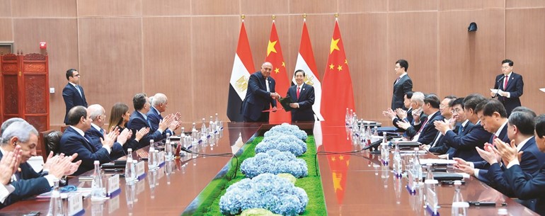 السيسي ونظيره بينج يشهدان توقيع 3 اتفاقيات مشتركة بين البلدين﻿