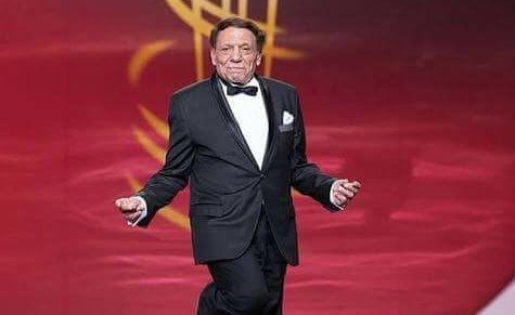 عادل إمام يتسلم جائزة الإنجاز الإبداعي في الدورة الأولى لمهرجان الجونة السينمائي