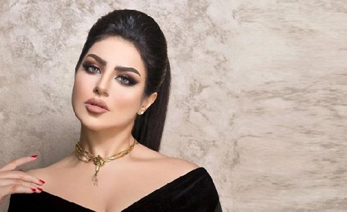 بالفيديو.. حليمة بولند تخجل بعد تغزل شاب بها.. شاهدوا رد فعلها المضحك!