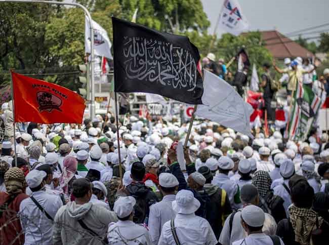 مسلمون إندونيسيون يتظاهرون للتنديد بالعنف ضد الروهينجا في ميانمار
