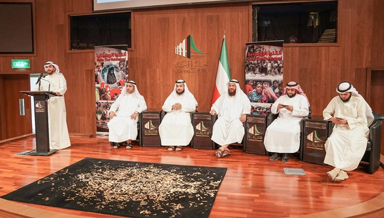 النواب عادل الدمخي وعبدالله فهاد ومحمد هايف وجمعان الحربش ومحمد الدلال خلال مؤتمر صحافي لنصرة مسلمي بورما﻿