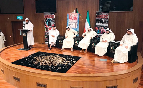 أسامة الشاهين وعادل الدمخي ونايف المرداس وحمود الخضير ومحمد الدلال ومحمد هايف خلال مؤتمر «نصرة مسلمي بورما» في مجلس الأمة أمس