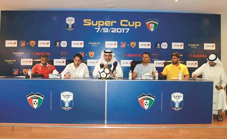 السهلي يتوسط داليبور وبوزمع وحاكم والحربي والشطي خلال المؤتمر الصحافي﻿