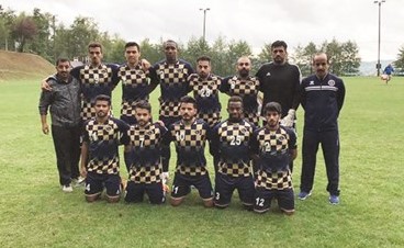 العتيبي مع لاعبي برقان قبل لقاء توغارات السلوفيني﻿