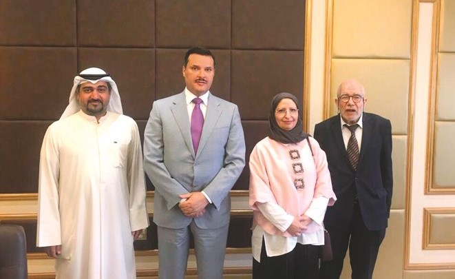 د. جمال الحربي مستقبلا د. فاطمة الثلاب ﻿