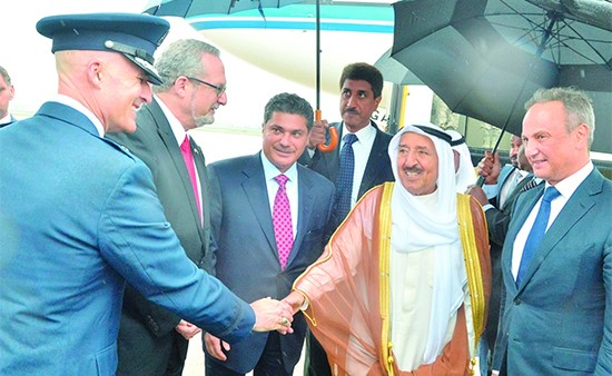 صاحب السمو الأمير الشيخ صباح الأحمد لدى وصوله مطار قاعدة اندروز الجوية بواشنطن أمس
